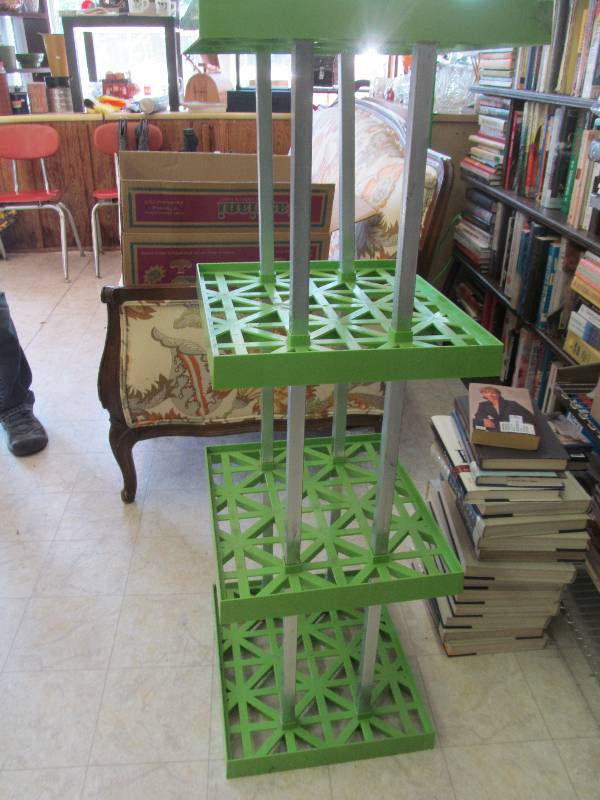 lot 92 image: Shelf