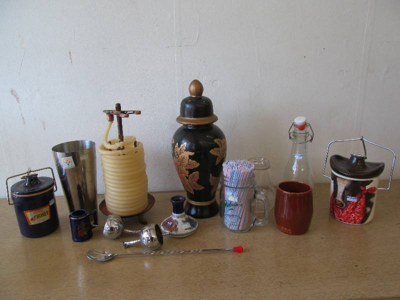 lot 110 image: CrocksMartini Shaker