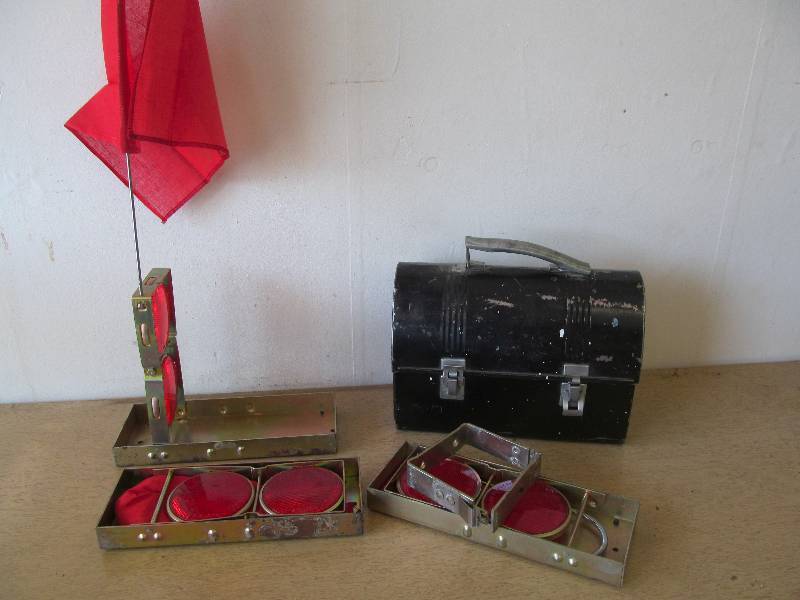 lot 115 image: Lunch BoxReflectors