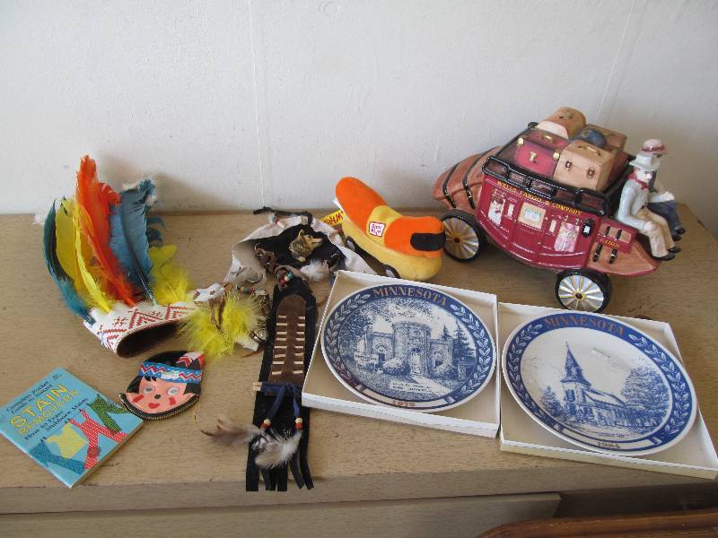 lot 118 image: Wells Fargo Cookie Jar