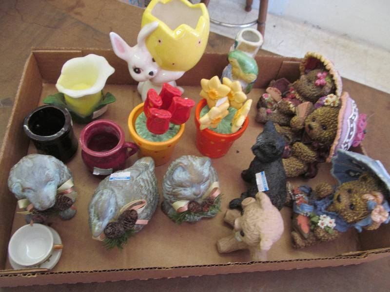 lot 125 image: Knick Knack Dcor