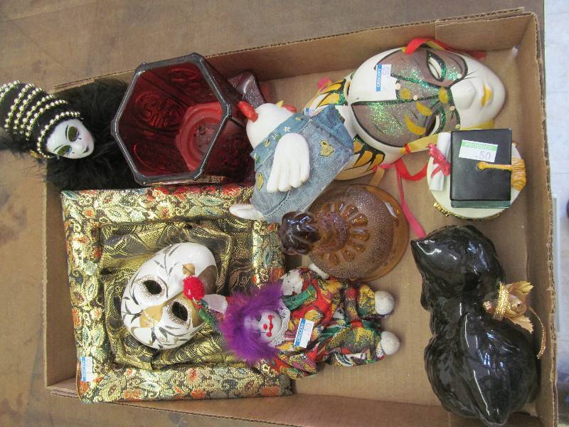 lot 141 image: Knick Knack Dcor