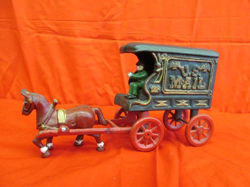 lot 145 image: Cast Iron Horse & Buggy