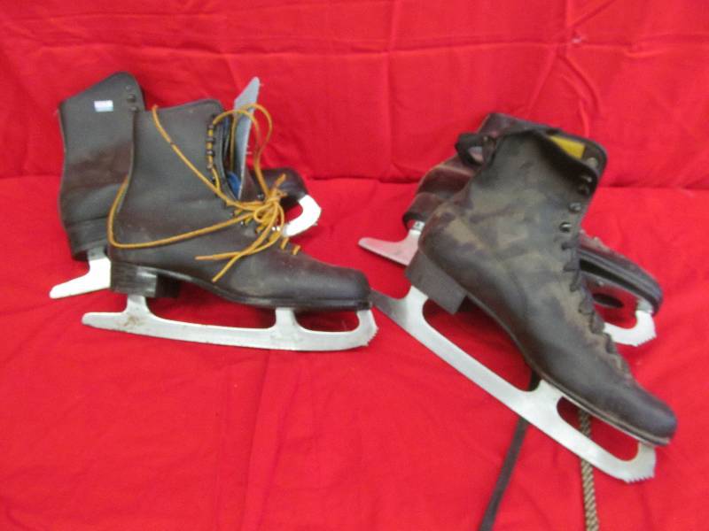 lot 146 image: Ice Skates