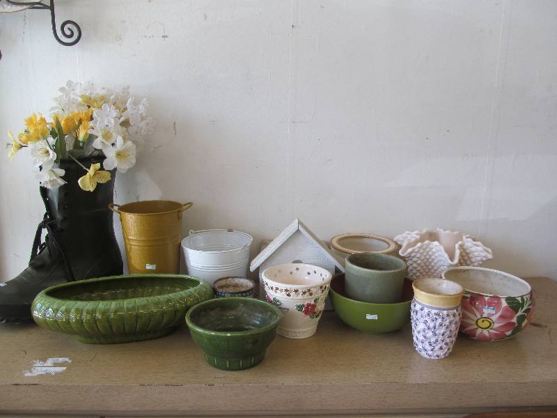 lot 150 image: Haeger Planters