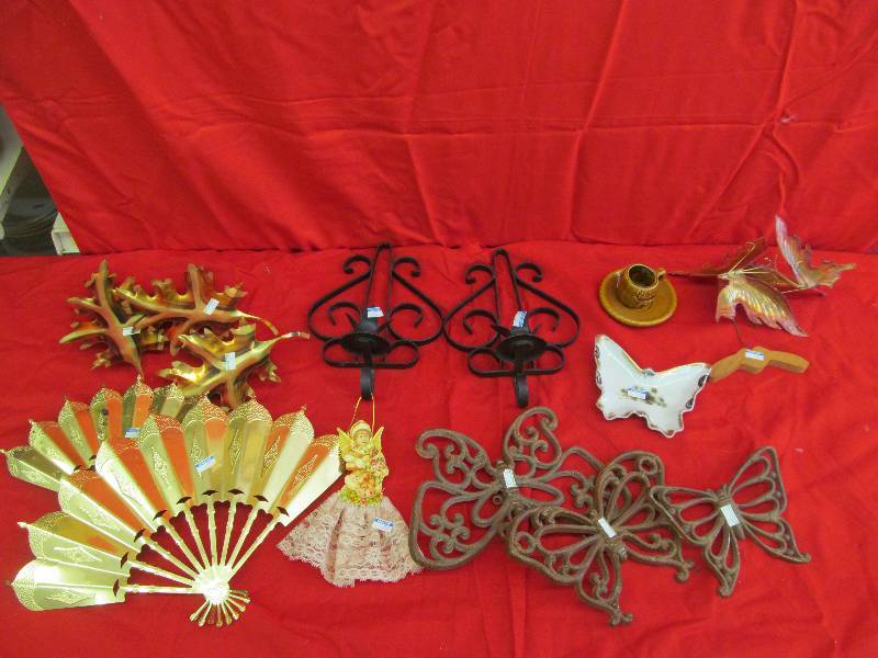 lot 175 image: ButterflyLeaf DcorCandle Holders