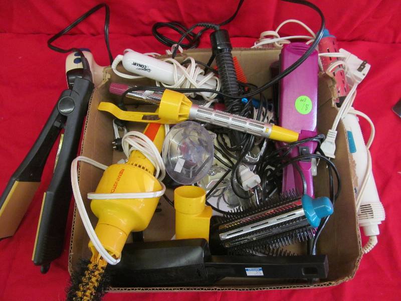 lot 190 image: Hair Irons
