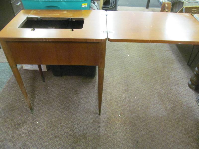 lot 215 image: Vintage Sewing Machine Cabinet