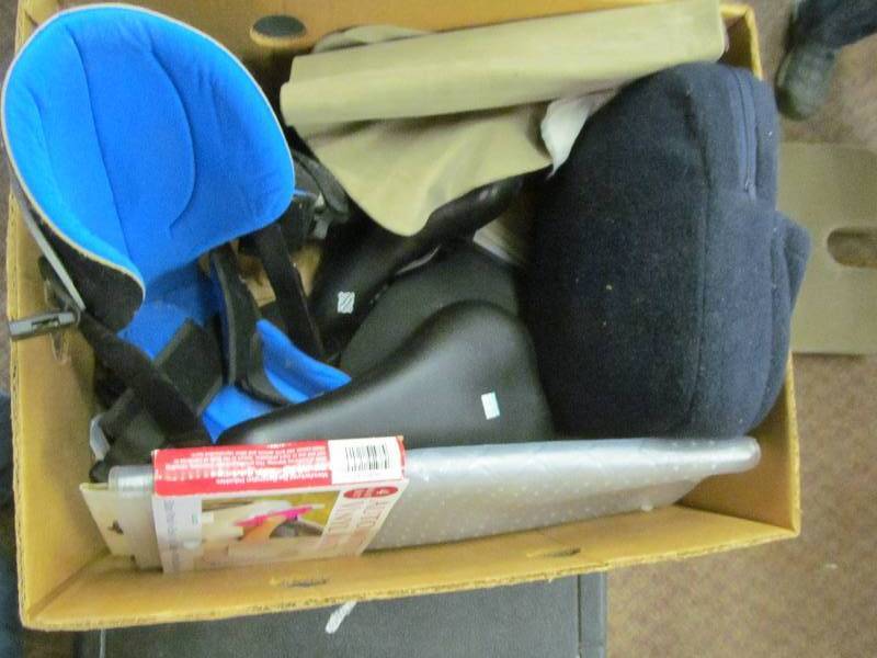 lot 217 image: Bike SeatsKnee PadsMats