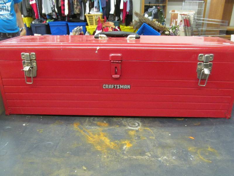 lot 226 image: Craftsman Tool Box