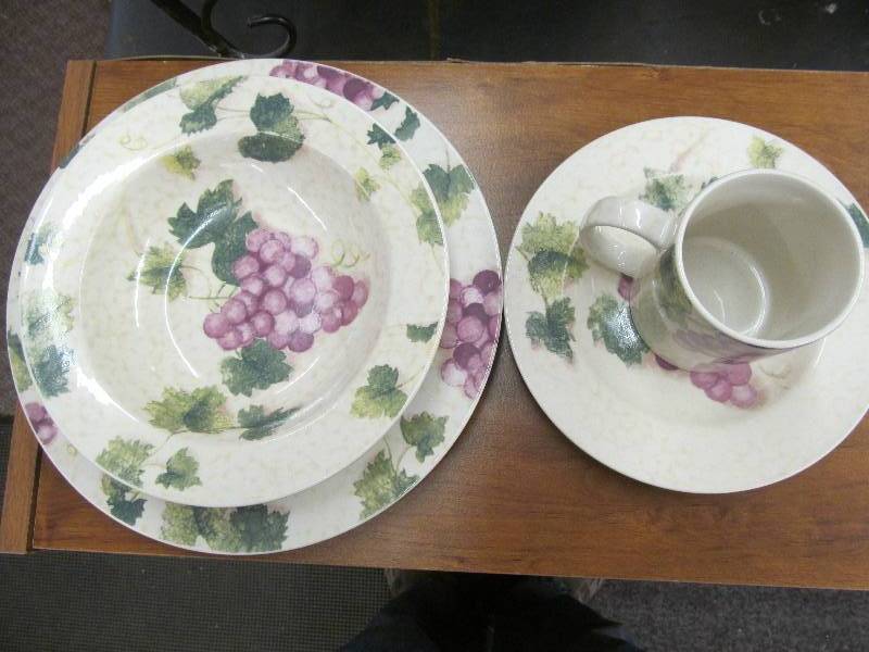 lot 229 image: Fairfield Stoneware Set