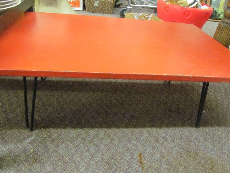 lot 239 image: Table