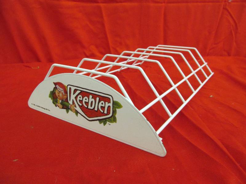 lot 253 image: Keebler Display Rack