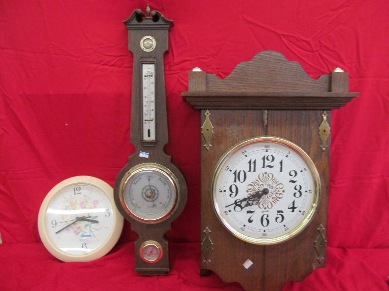 lot 257 image: Clocks