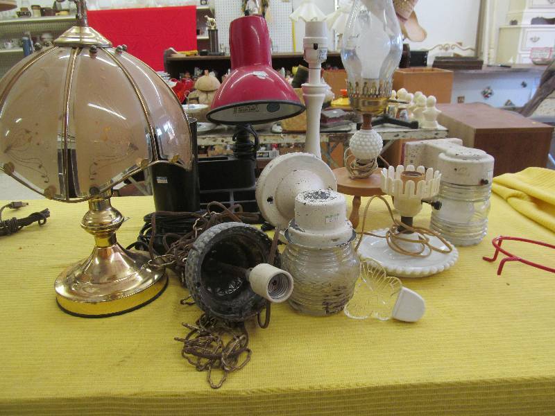 lot 296 image: Table Lamps