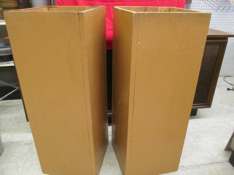 lot 298 image: Wood Chutes
