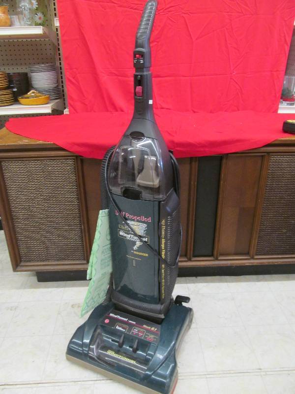 lot 301 image: Hoover Vacuum