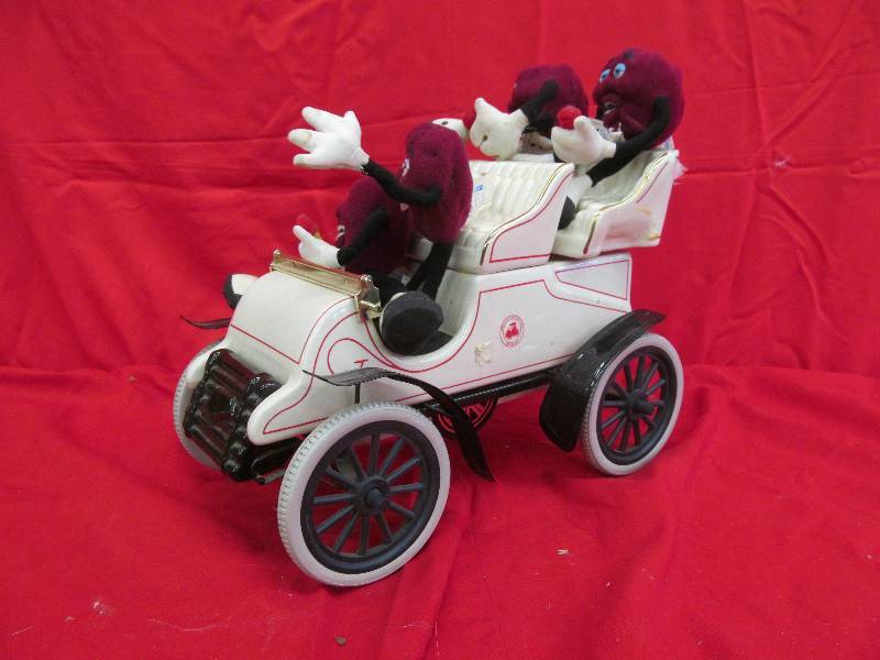 lot 309 image: Buggy Decanter