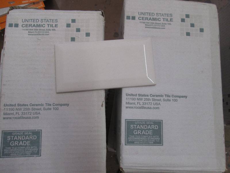 lot 17 image: Lot of 4 United States snow white c...
