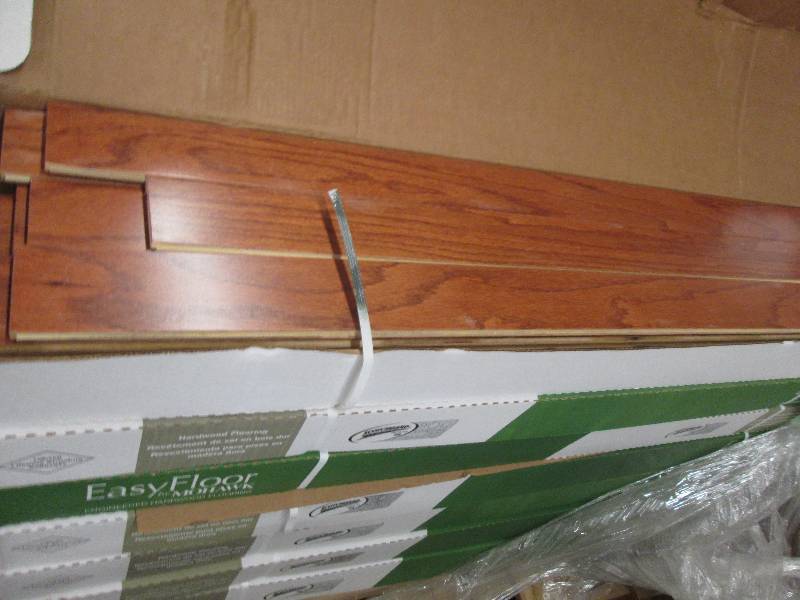 lot 22 image: Lot of 5 Easy flooring by Mohawk en...