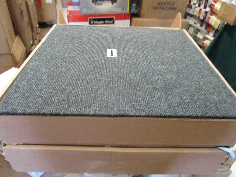 lot 71 image: Lot of 2, 18 x 18 carpet square...