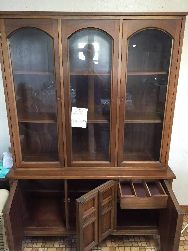 CHINA HUTCH