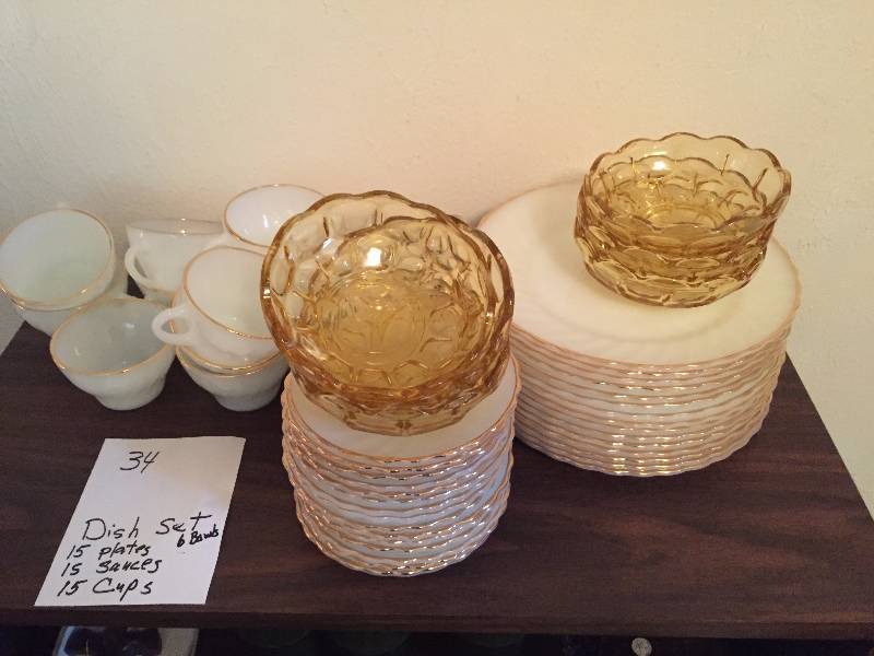 FULL SET OF GLASS DISHES