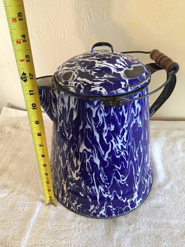 PORCELAIN GLAZED COFFEE POT