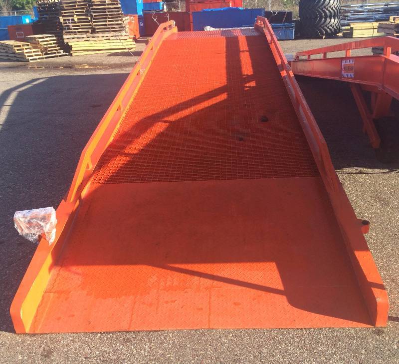 NEW PORTABLE ELECTRIC 22000 LBS LOADING DOCK RAMP
