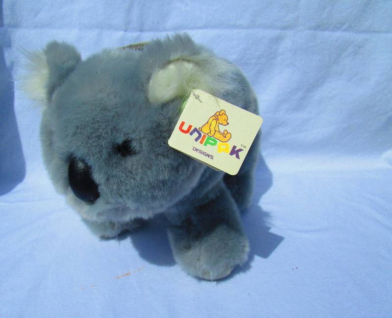 NEW UNIPAK BEAR  CARRY PURSE