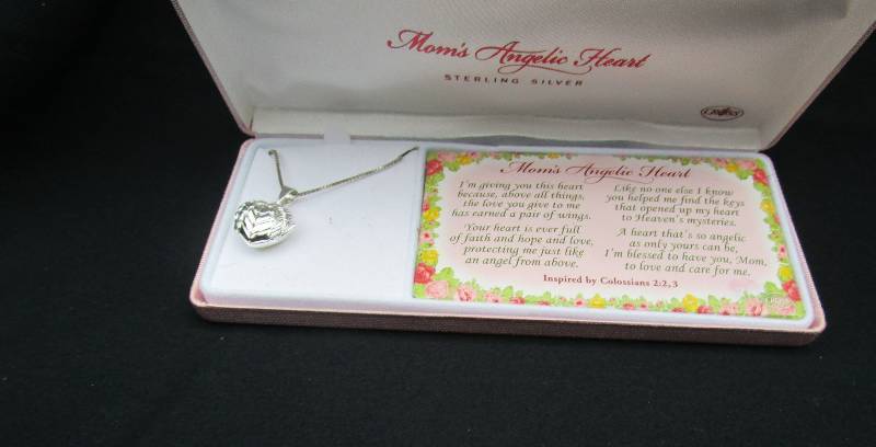 NEW MOMS ANGELIC HEART BOXED HEART NECKLACE STERLING SILVER