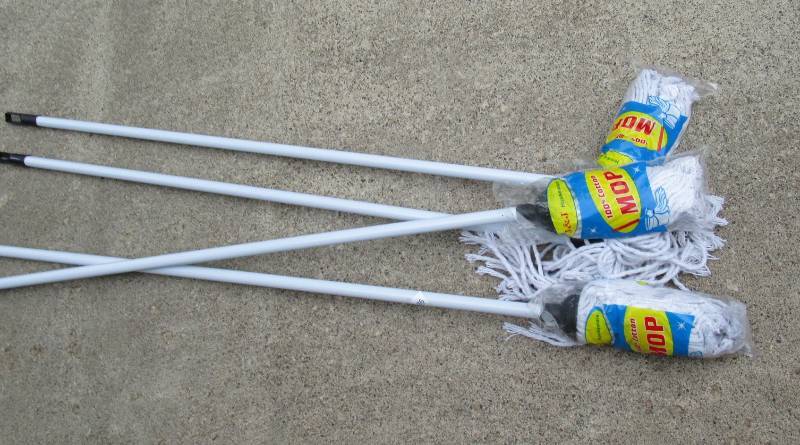 NEW 4 FLOOR MOPS