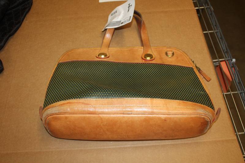 lot 4 image: Dooney & Bourke Large Handbag Purse