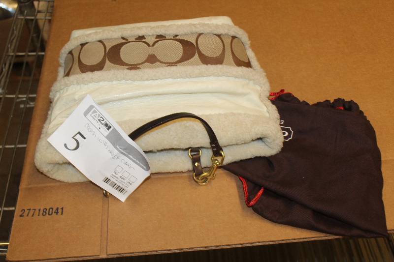 lot 5 image: Coach Handbag w Dust Cover