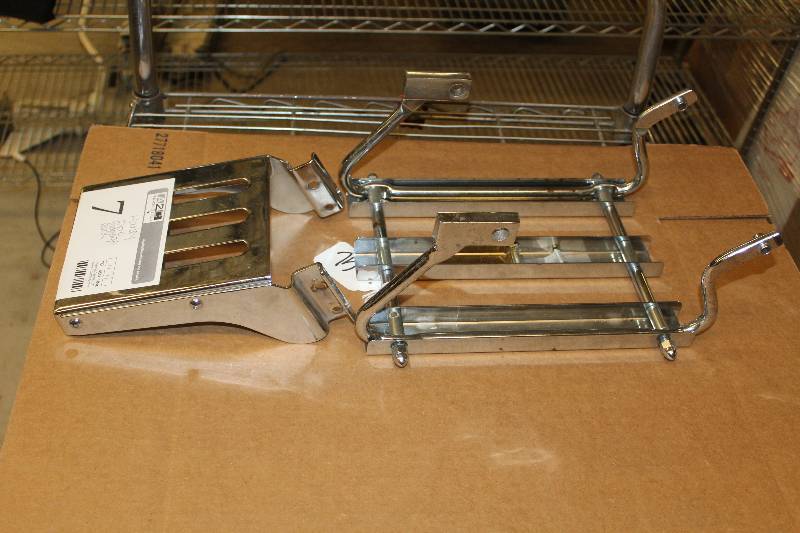 lot 7 image: Harley Davidson 2-Piece Motorcycle Luggage Rack