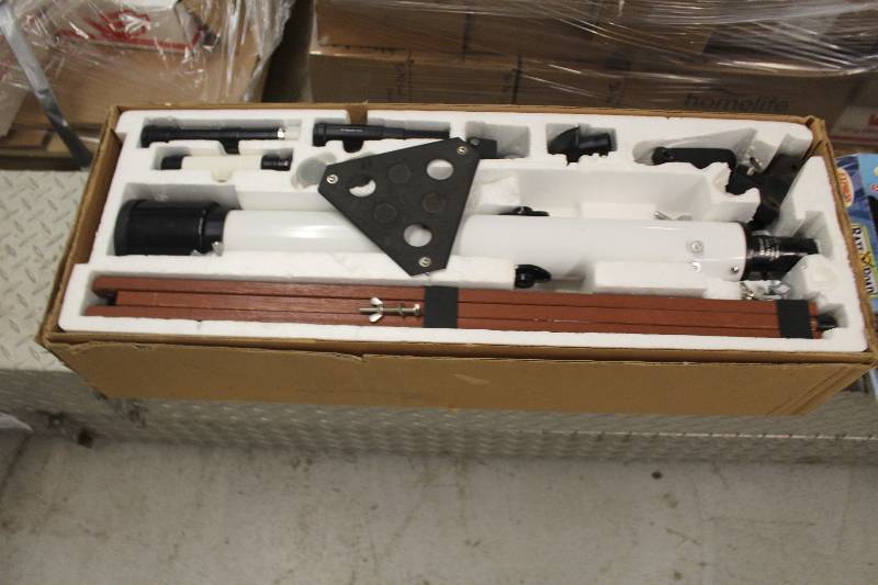 lot 39 image: Bushnell Astro 280 Telescope