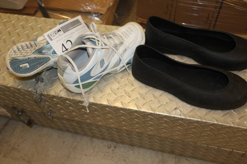lot 42 image: Prince Womens Size 8.5 Tennis Shoes, Rain Shoes