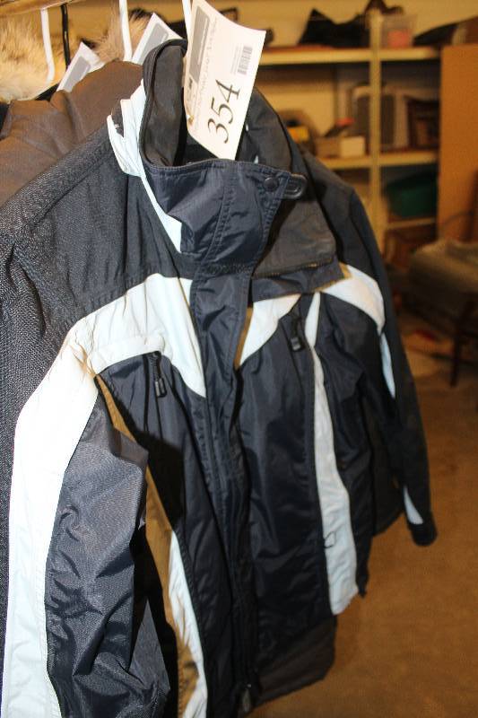lot 354 image: Northface Size M Jacket