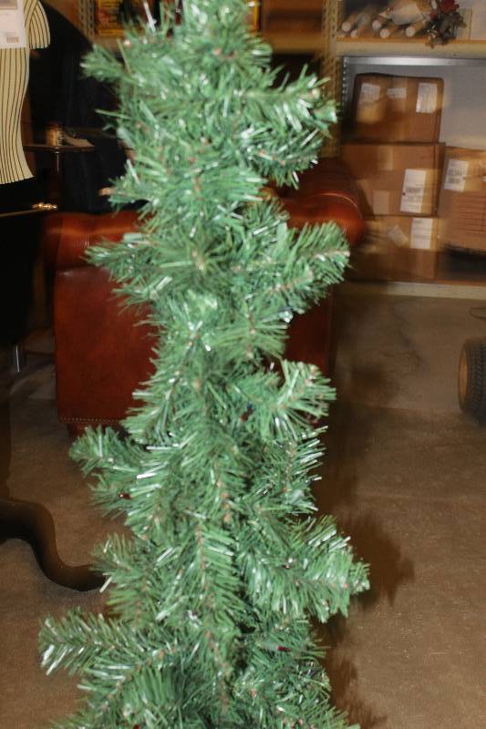 lot 363 image: Medium Christmas Tree w Lights