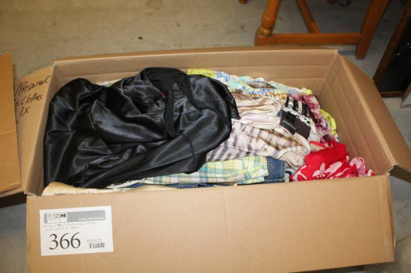 lot 366 image: New & Pre-owned Womens Clothing Sizes 16&18&18-20