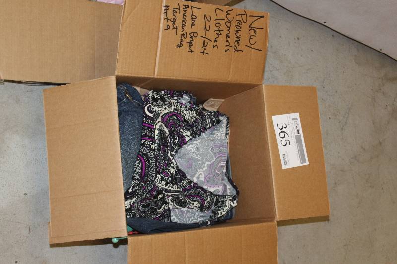 lot 365 image: New & Pre-owned Womens Clothing Plus Sizes 22-24 Lane Bryant, American Rag, Target, Apt 9