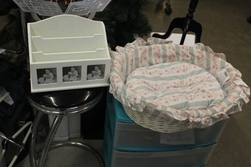 lot 374 image: Shabby Chic Lamp, Dog Bed, Organizer