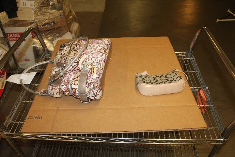 lot 400 image: Lot of (2) Womens Purses Including 1) Genna de Rossi Floral Purse AND 1) Small Coach Clutch Purse