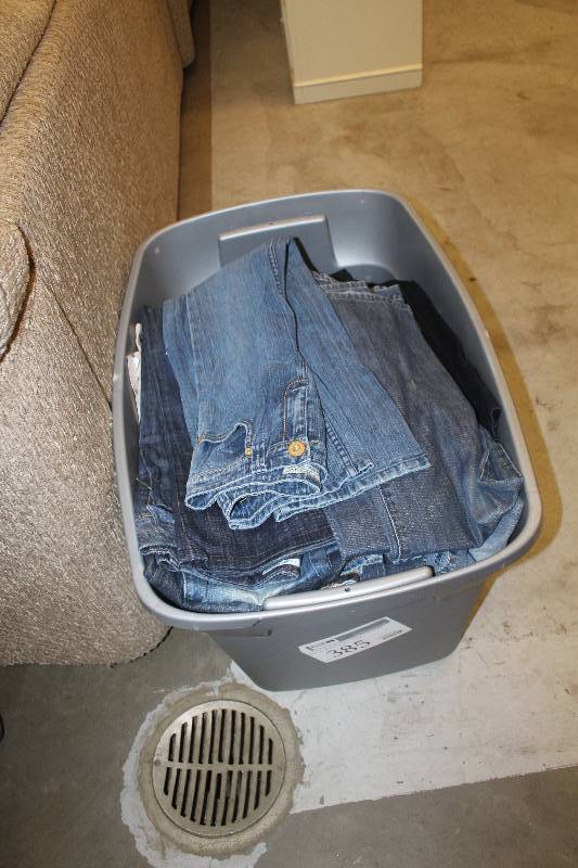 lot 385 image: Lot of New, Used Jeans,Pants Various Sizes