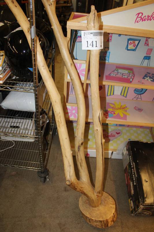 lot 141 image: Log Tree Coat Rack