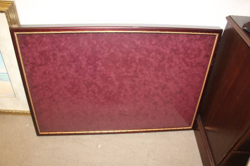 lot 115 image: Shadow Box