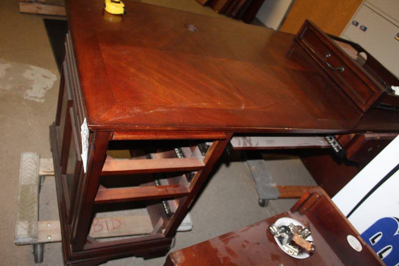 lot 213 image: 5-Drawer Wood Office Desk