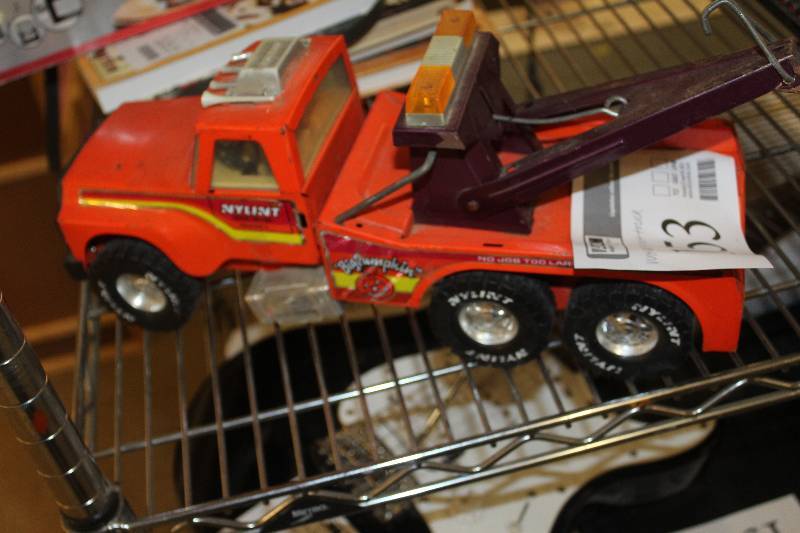 lot 153 image: Nylint Toy Truck