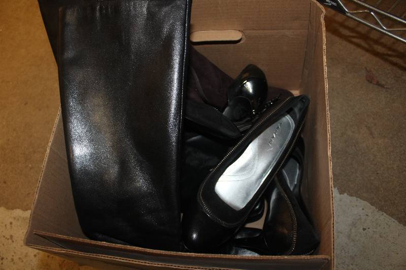 lot 165 image: Lot of Designer Boots & Shoes Including Tarhari Size 9.5