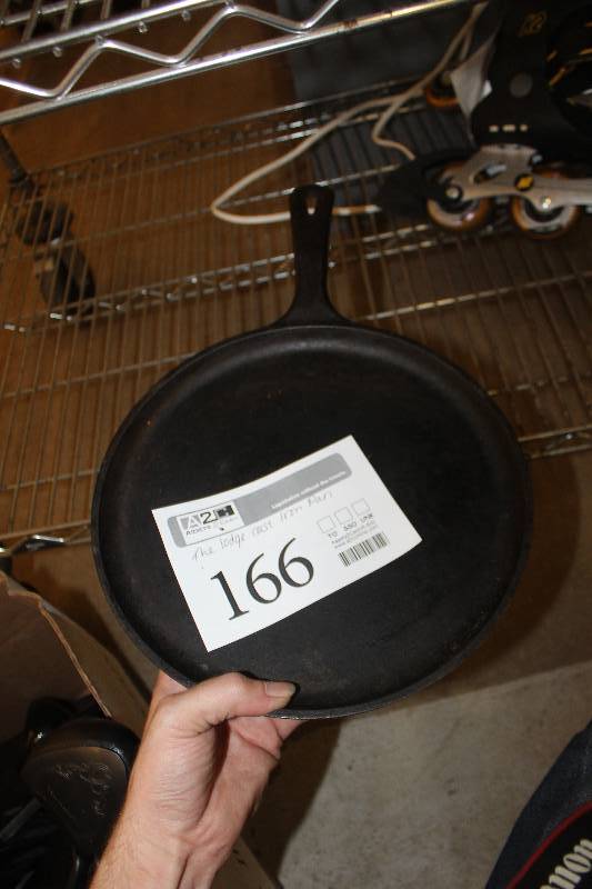 lot 166 image: The Lodge Cast Iron Pan